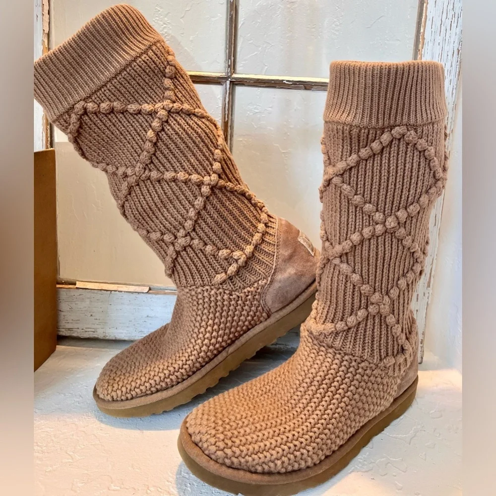 UGG ARGYLE KNIT SWEATER STYLE PULL ON BOOTS - Picture 4 of 14